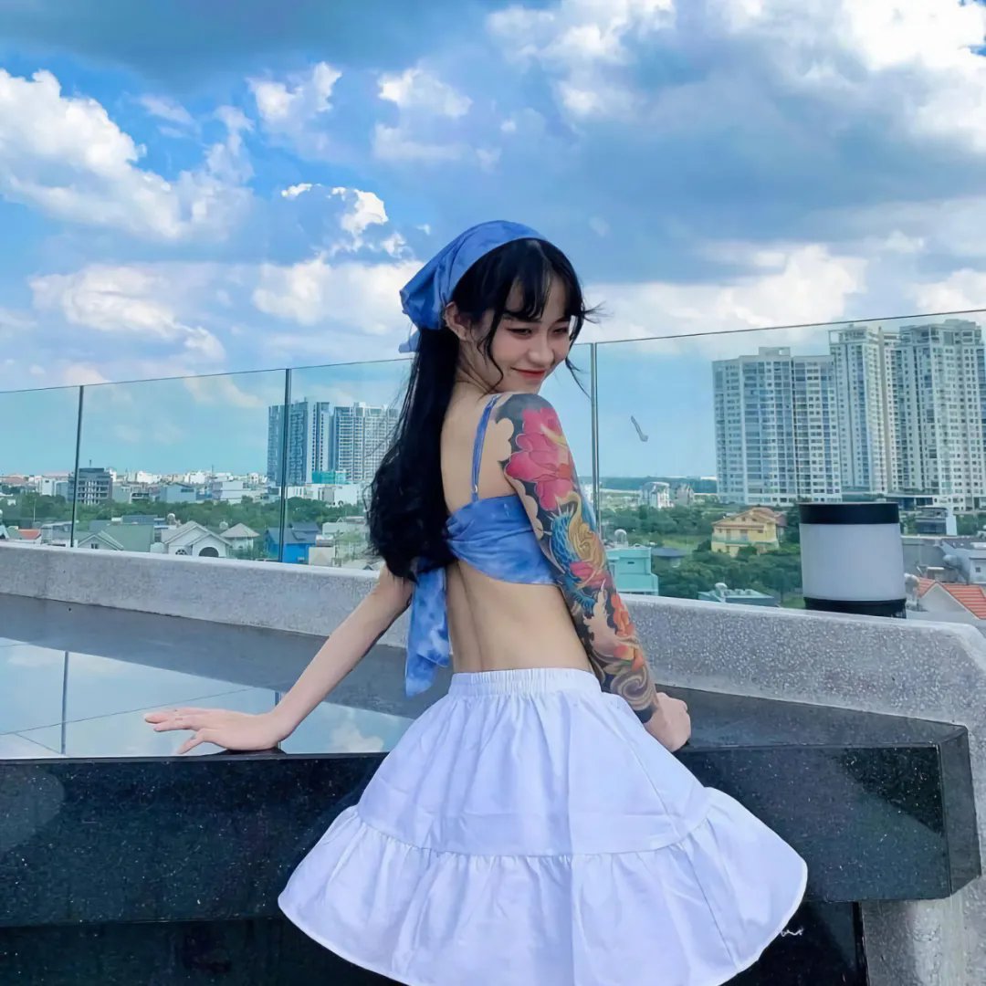 克隆高校第一季海报