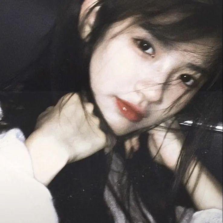 明姑娘海报